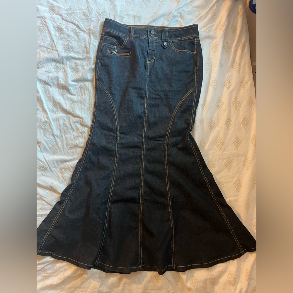 Dark denim skirt